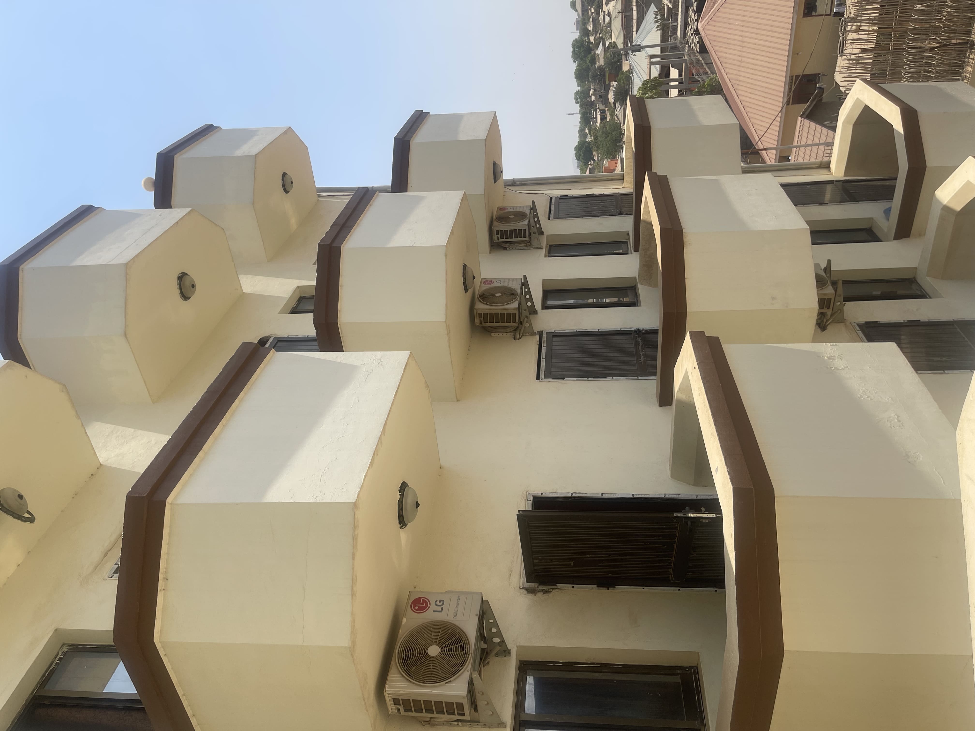 Hotel for Sale – Paris Hotel, Nyakuron South